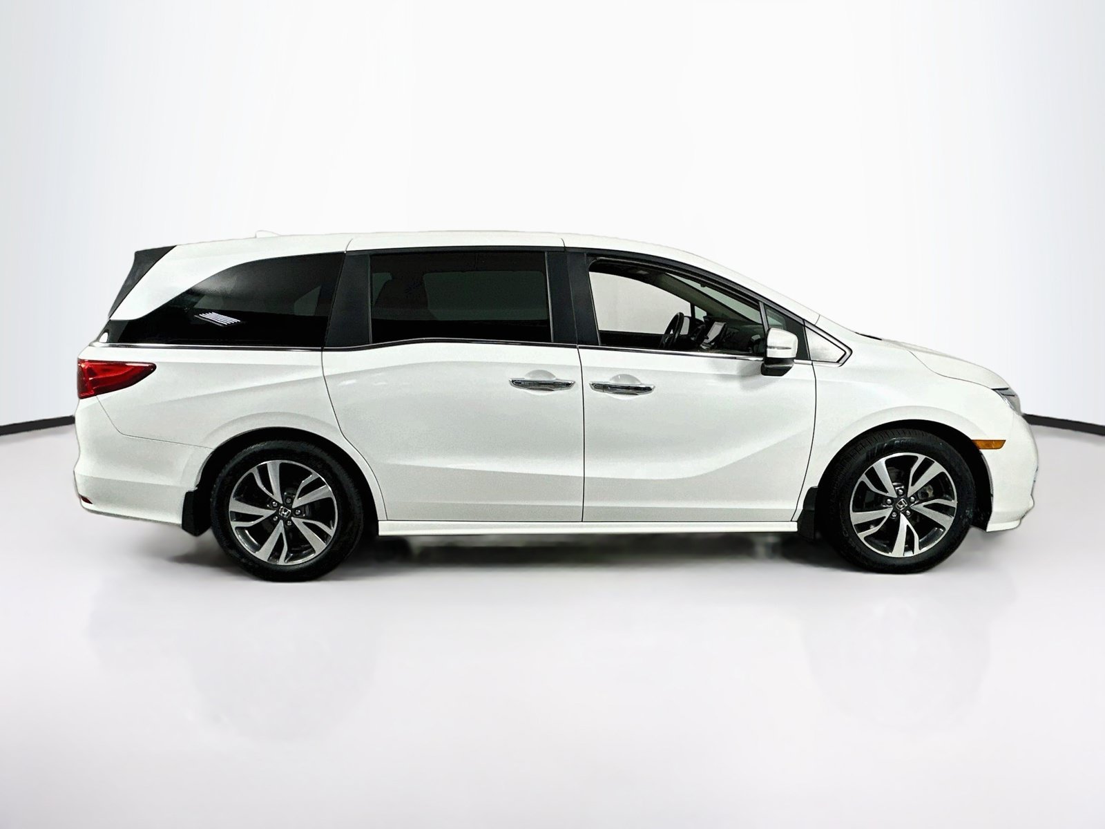 Used 2023 Honda Odyssey Touring image 4