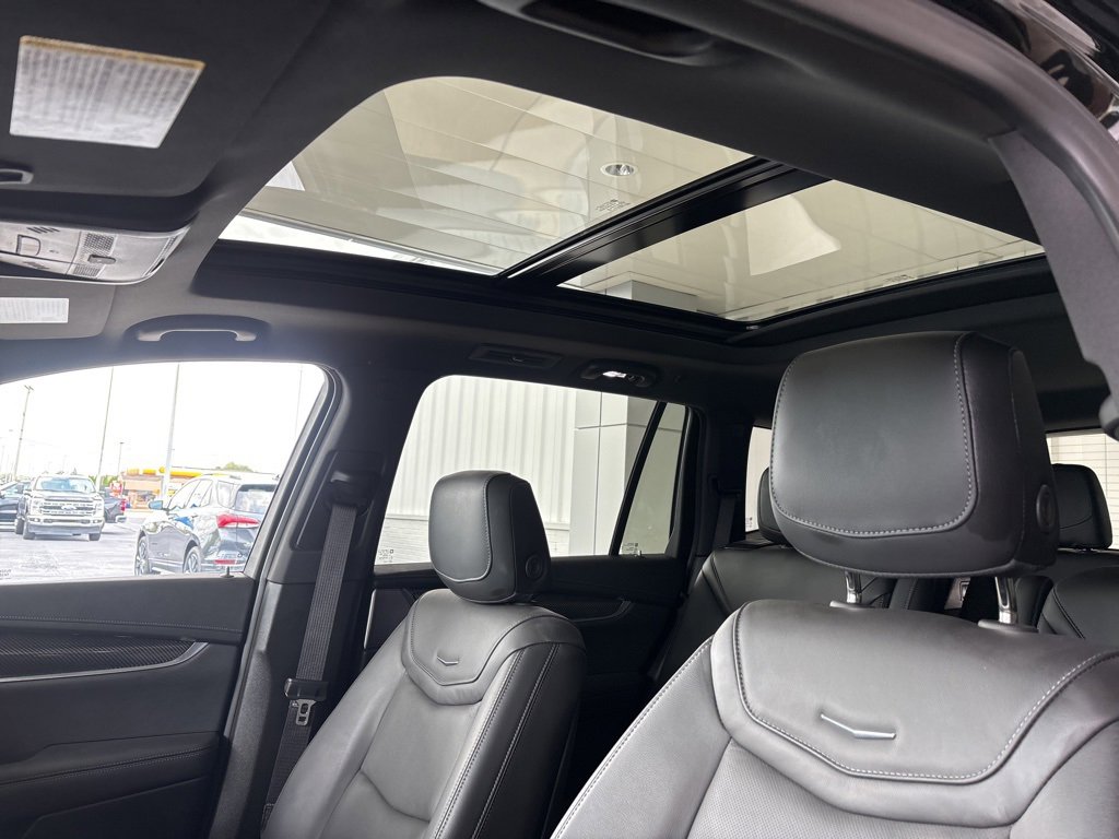 Used 2025 Cadillac XT6 Sport image 9