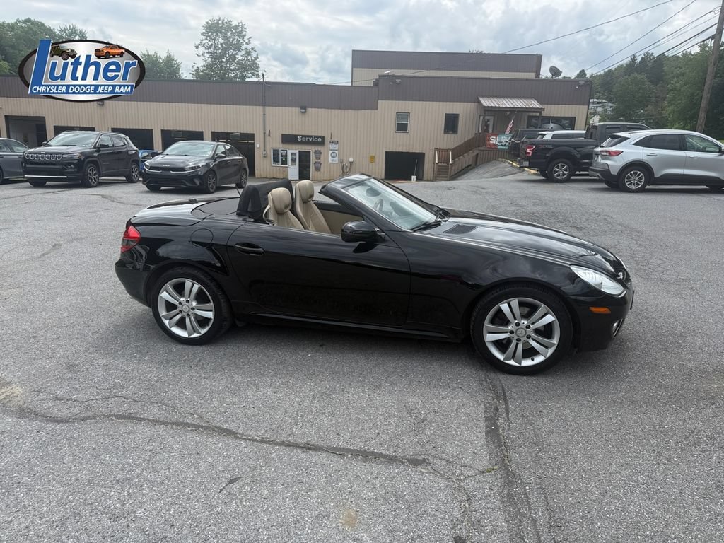 Used 2010 Mercedes-Benz SLK 300 image 17