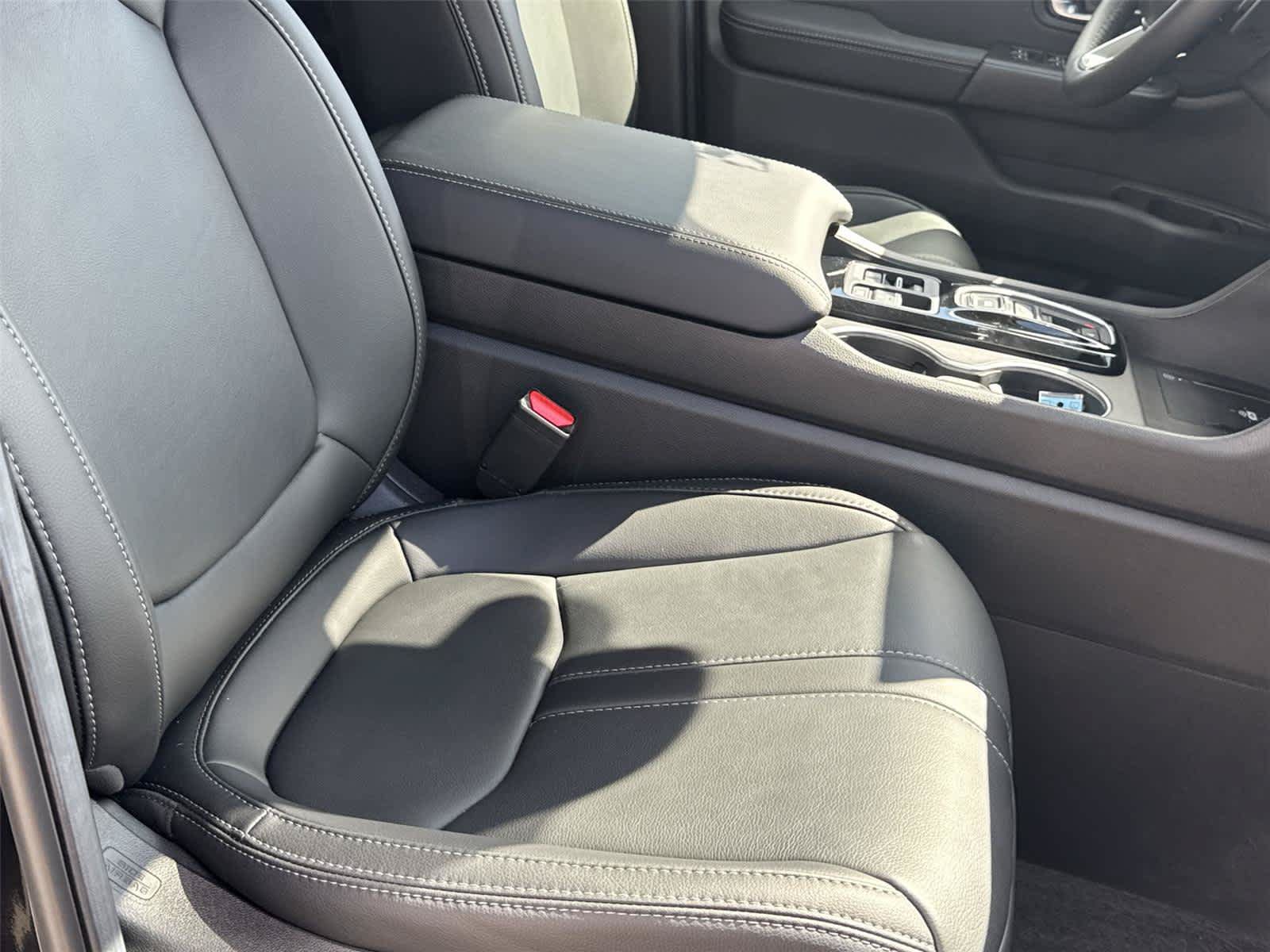 Used 2026 Honda Pilot Touring image 16