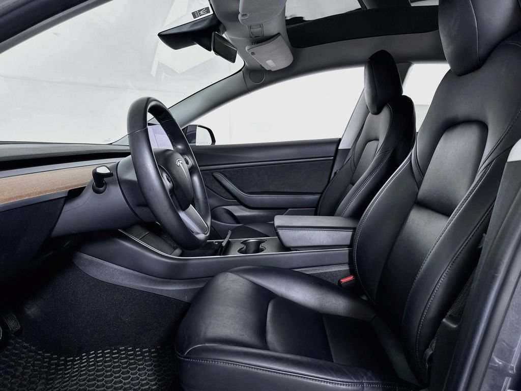 Used 2018 Tesla Model 3 Mid Range RWD image 9