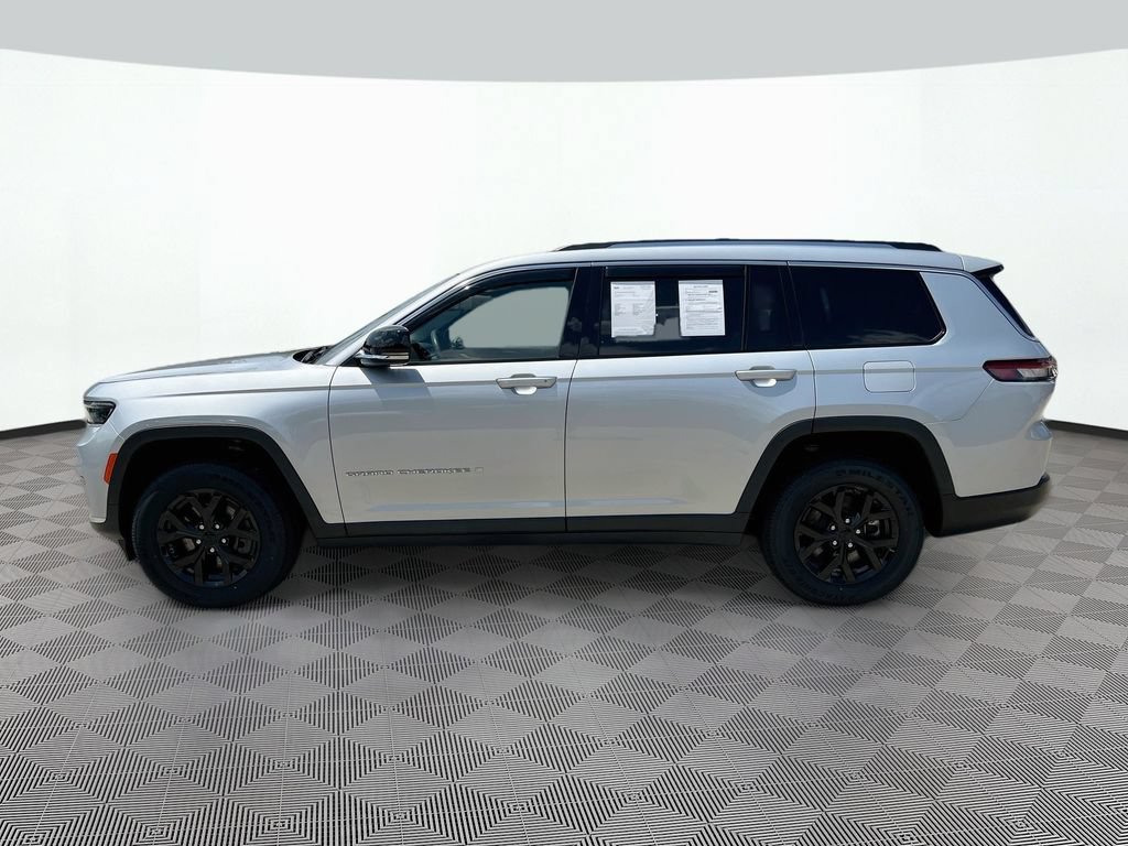 Used 2023 Jeep Grand Cherokee L Limited w/ Trailer Tow Group (B) AWD/4WD image 9