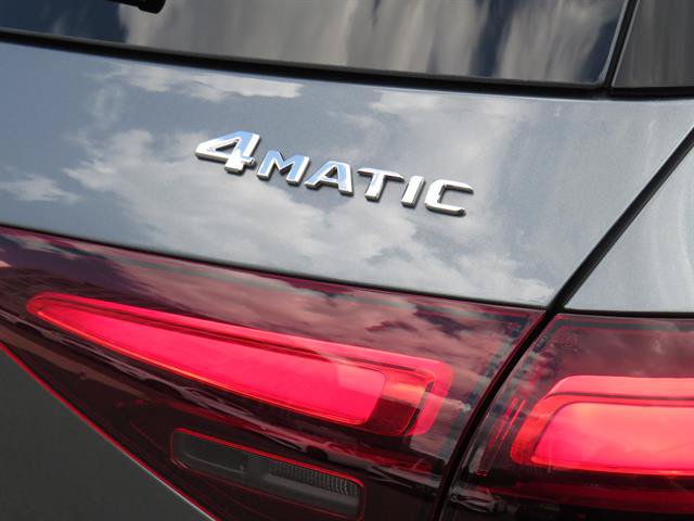 Used 2025 Mercedes-Benz GLE 450e 4MATIC w/ Driver Assistance Package image 34