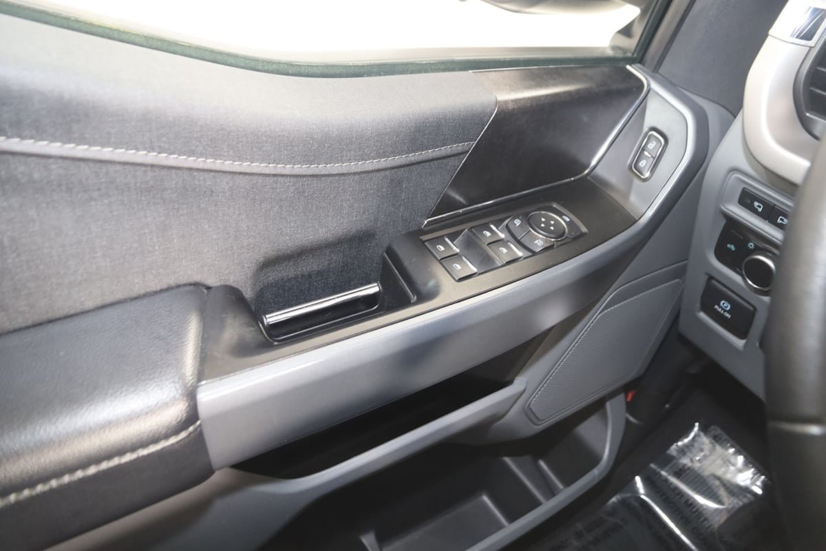 Used 2023 Ford F150 Lightning XLT AWD/4WD image 30