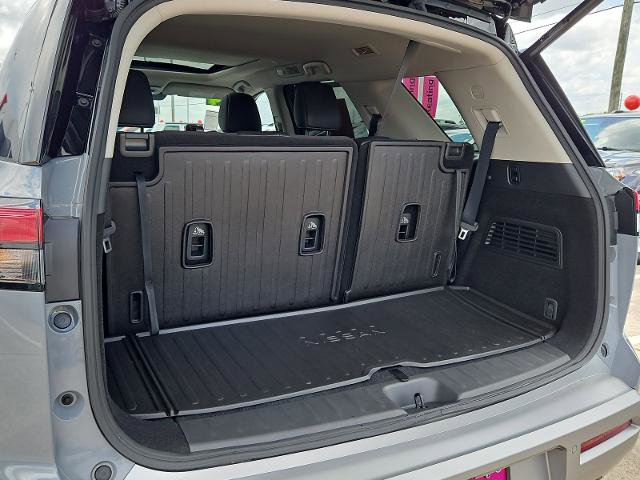 Certified 2024 Nissan Pathfinder Platinum FWD image 20