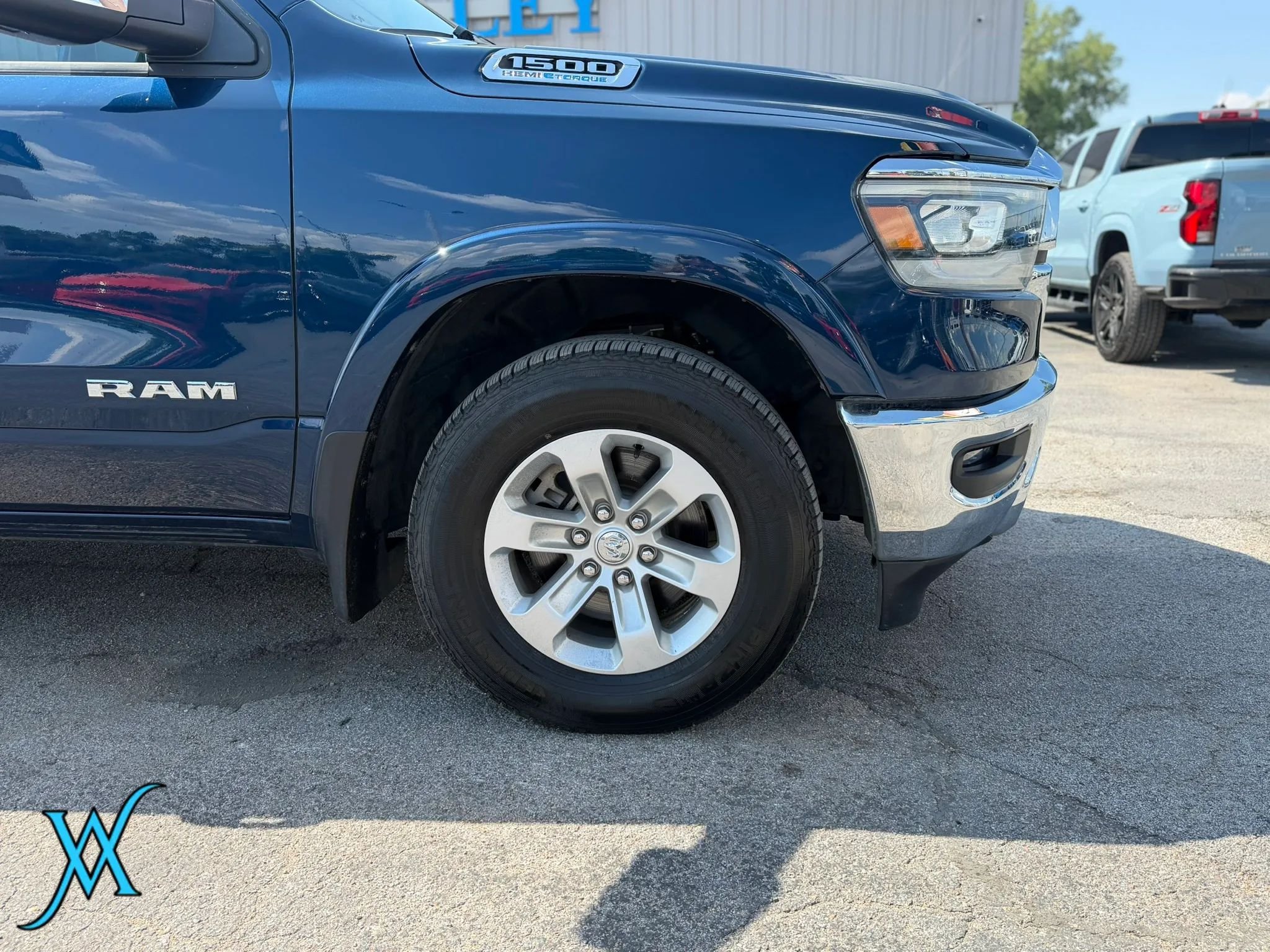 Used 2022 RAM 1500 Laramie AWD/4WD image 9