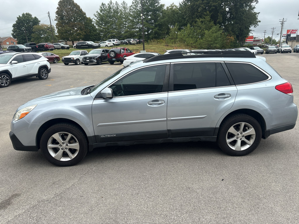Used 2014 Subaru Outback 2.5i Limited w/ Moonroof Package AWD/4WD image 4