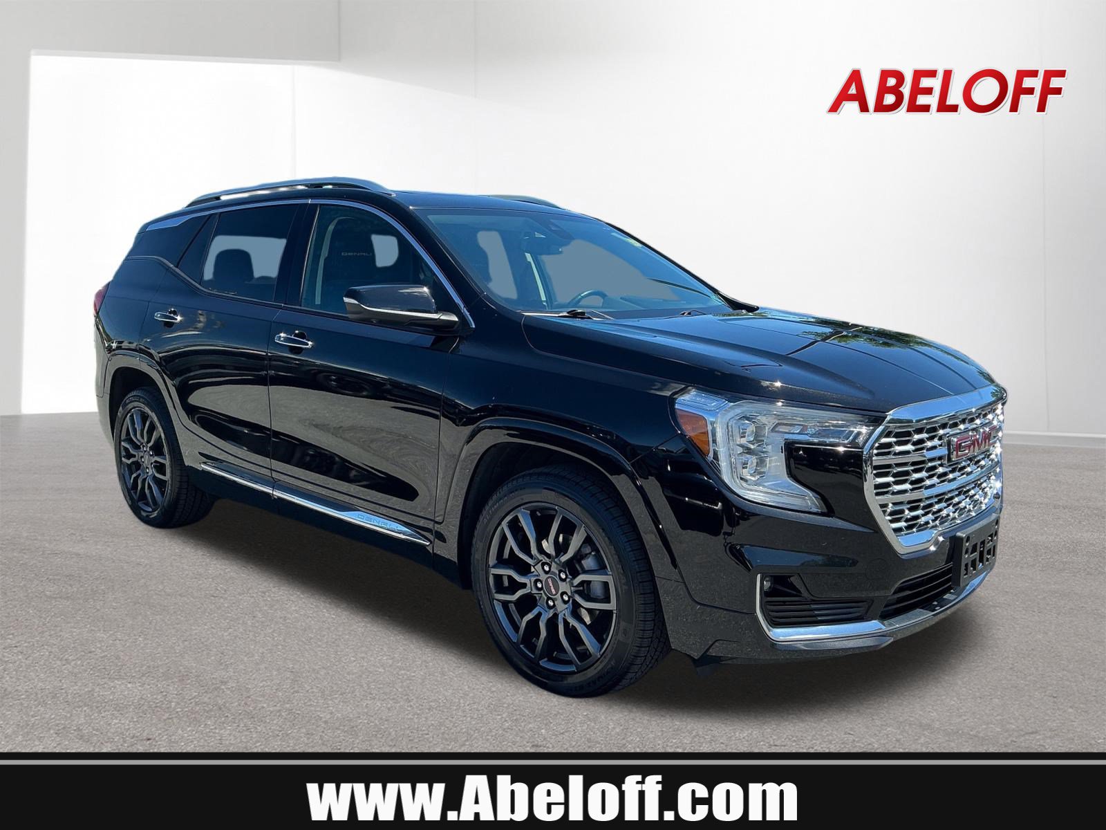 Used 2023 GMC Terrain Denali w/ Black Diamond Edition AWD/4WD image 1