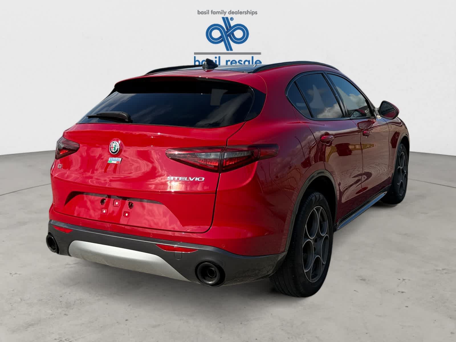 Used 2022 Alfa Romeo Stelvio Ti AWD/4WD image 6