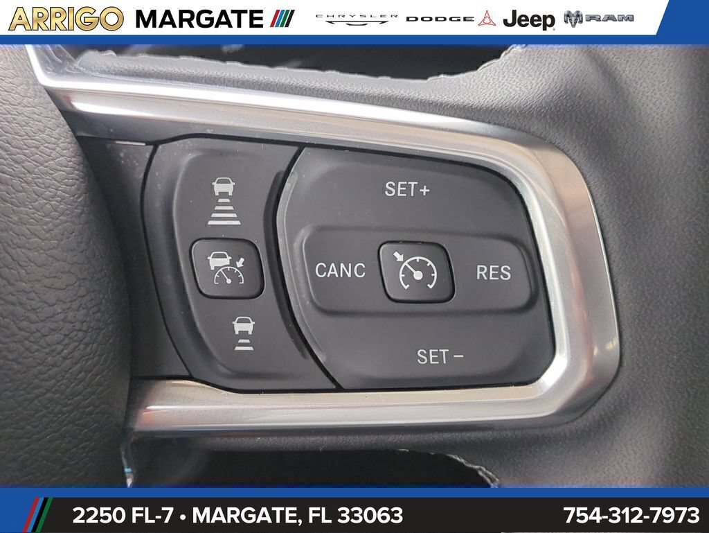 Used 2025 Jeep Wrangler Unlimited Sahara AWD/4WD image 26