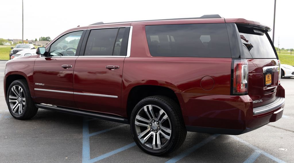 Used 2018 GMC Yukon XL Denali w/ Denali Ultimate Package AWD/4WD image 9