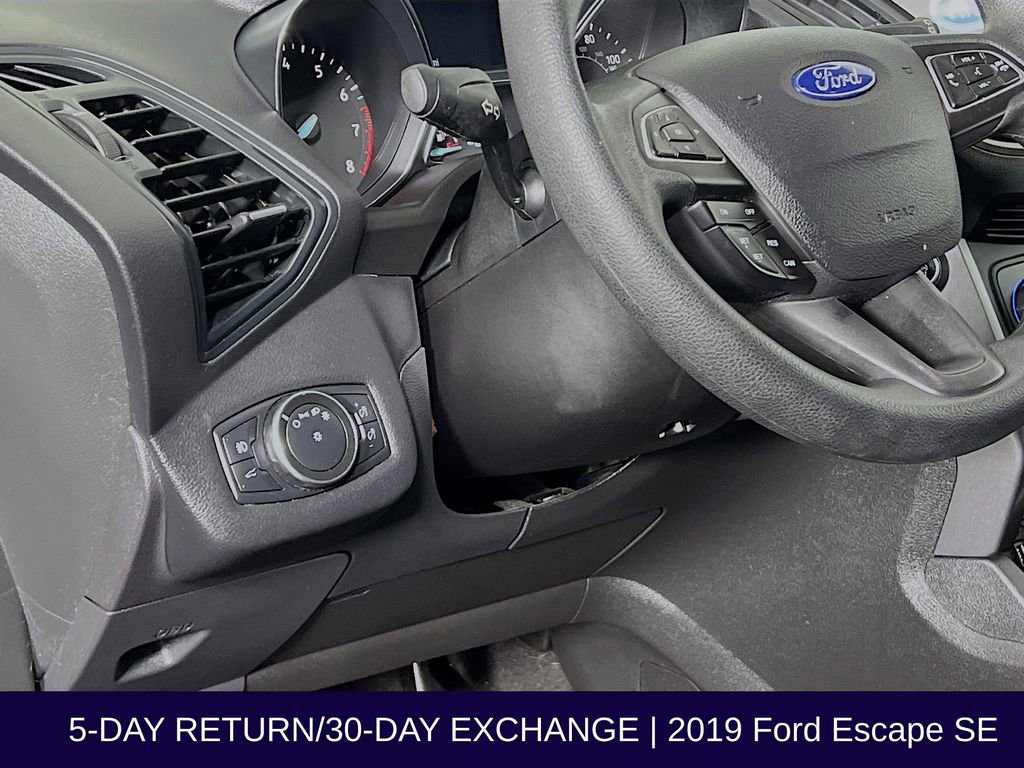 Used 2019 Ford Escape SE image 12