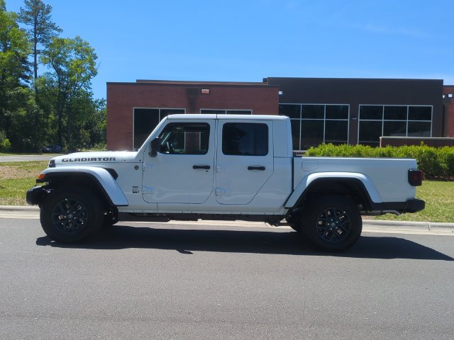 New 2026 Jeep Gladiator Sport AWD/4WD image 10