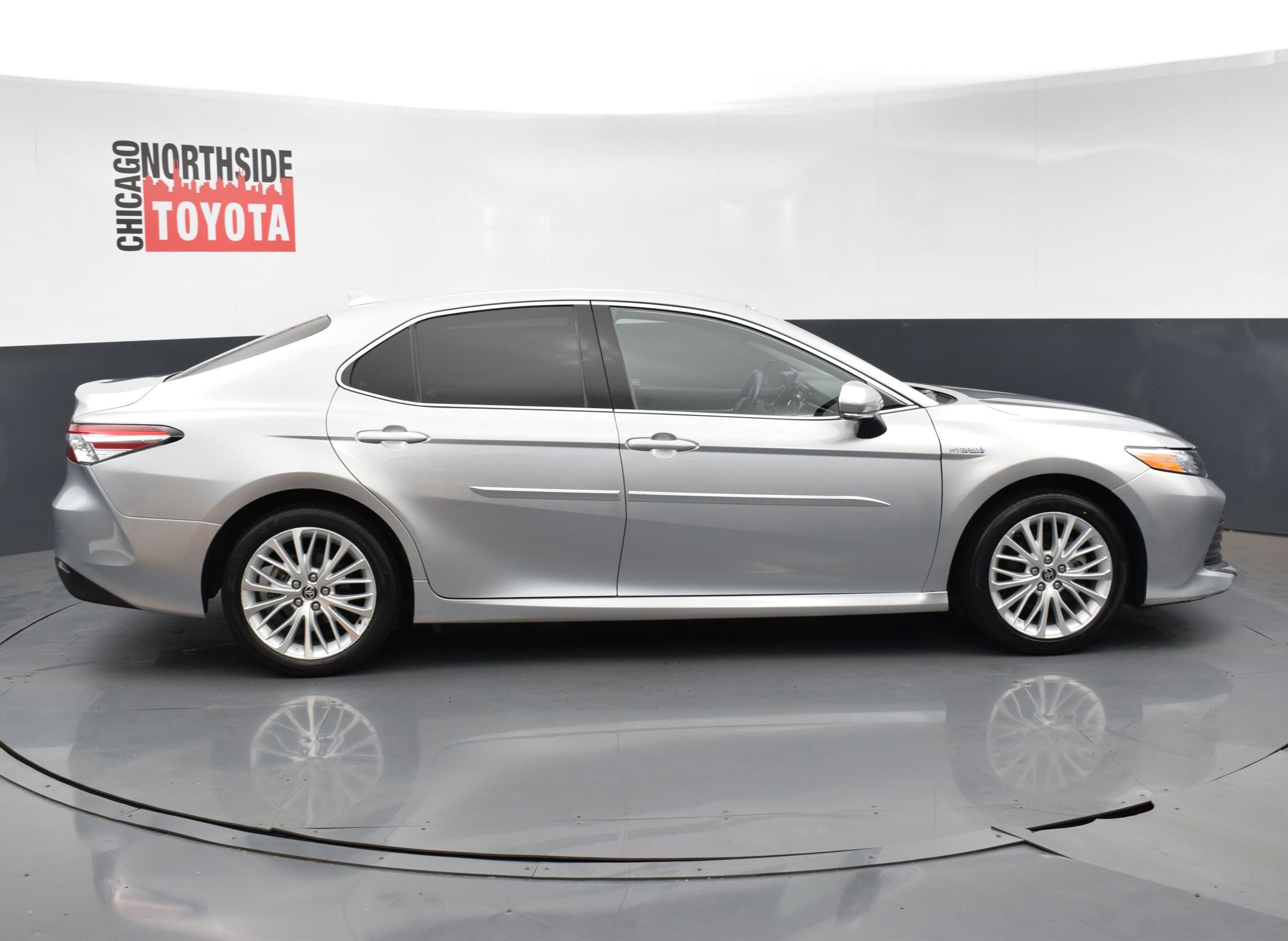 Used 2020 Toyota Camry XLE image 5