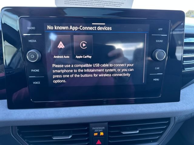 Certified 2025 Volkswagen Jetta SE w/ Sunroof Package image 26