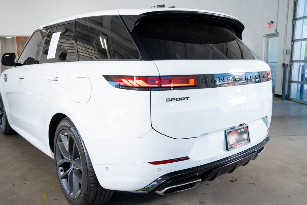 Used 2025 Land Rover Range Rover Sport Dynamic SE image 16