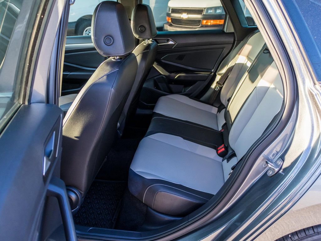 Used 2020 Volkswagen Jetta R-Line FWD image 23