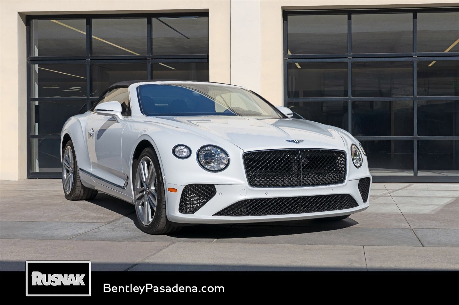 Used 2024 Bentley Continental GT image 1