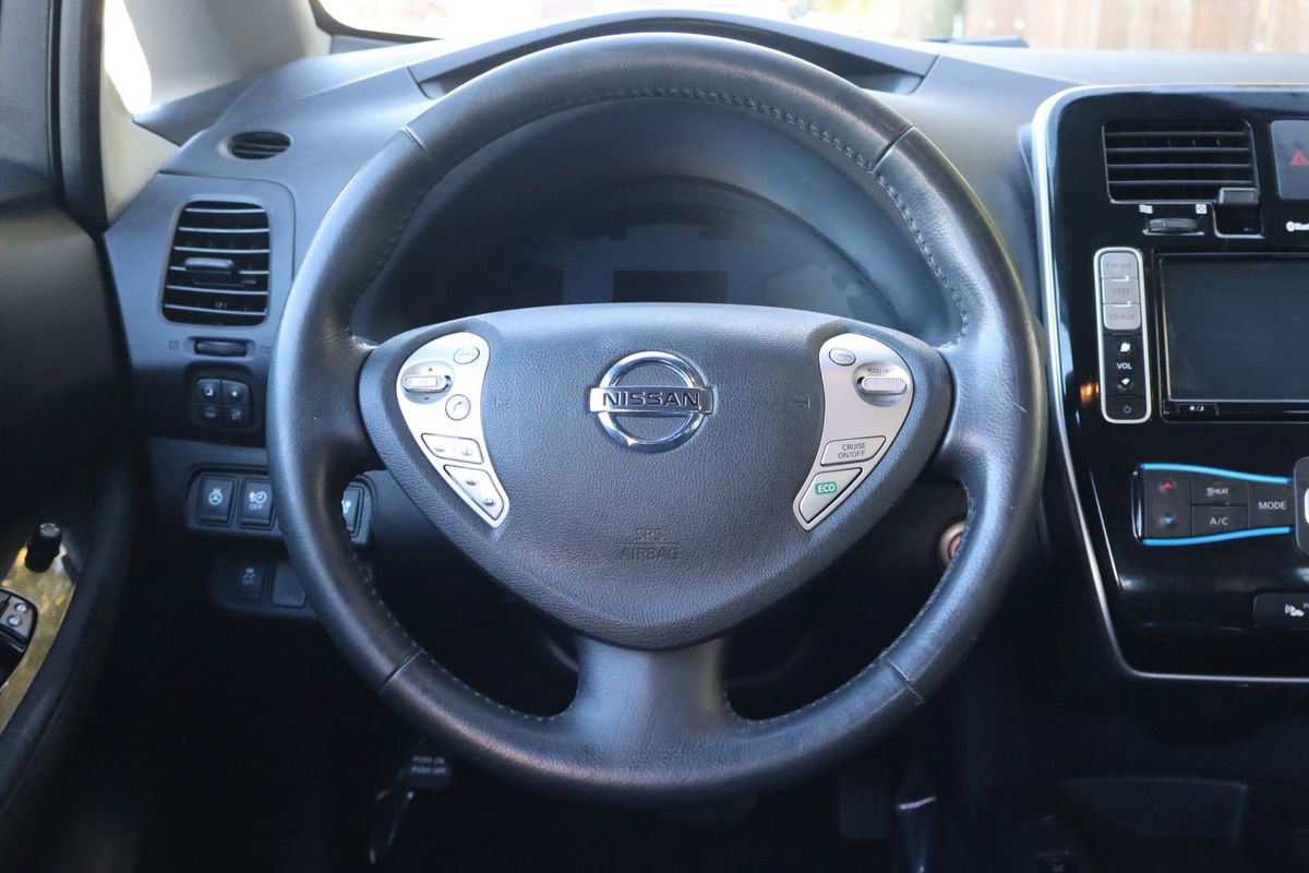 Used 2016 Nissan Leaf SV image 18