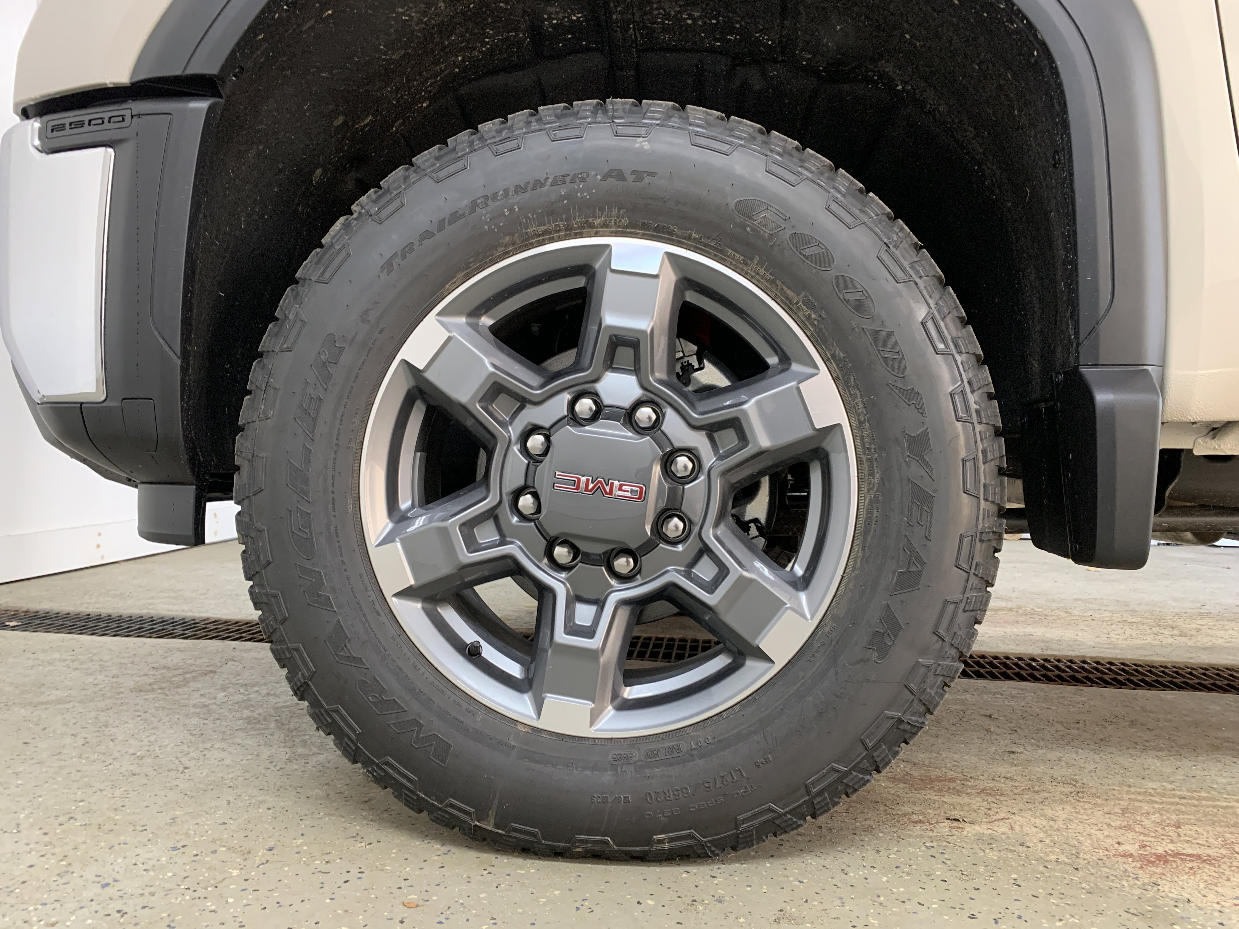 New 2026 GMC Sierra 2500 SLE image 11