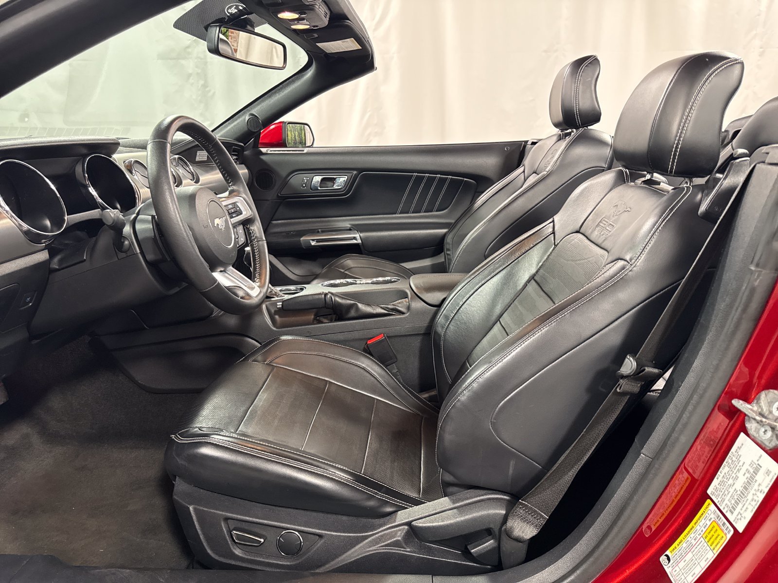 Used 2015 Ford Mustang Convertible RWD image 3