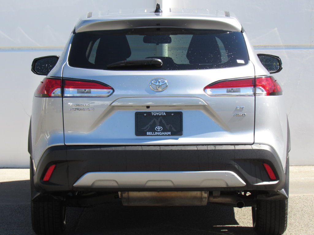 Used 2025 Toyota Corolla Cross LE AWD/4WD image 7