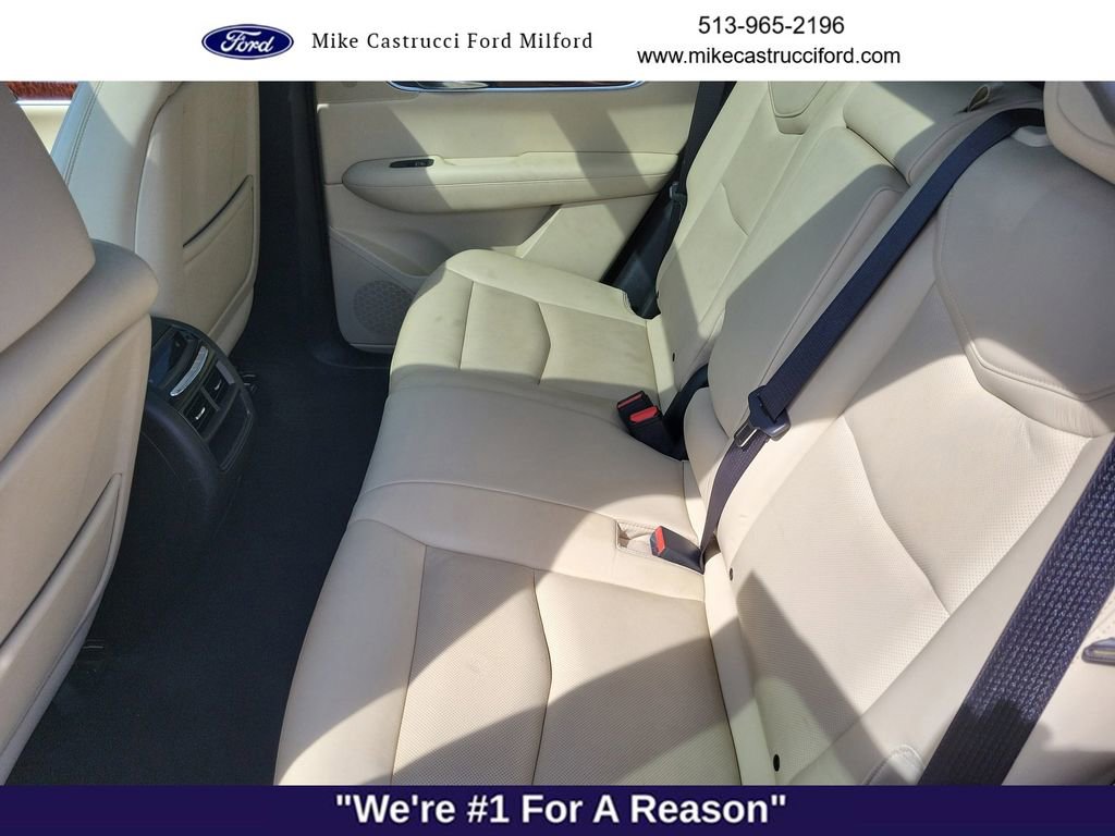 Used 2017 Cadillac XT5 Luxury w/ Driver Awareness Package image 25