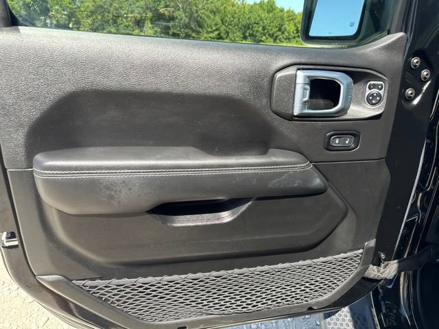 Used 2023 Jeep Wrangler Unlimited Sahara AWD/4WD image 16
