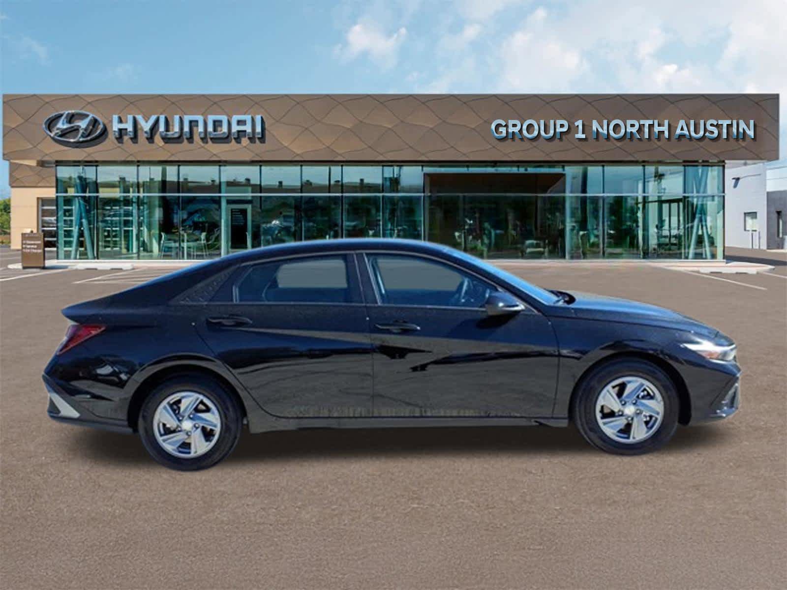 New 2026 Hyundai Elantra SE FWD image 5