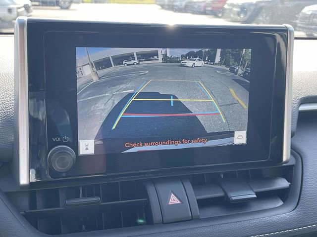 Used 2025 Toyota RAV4 XLE FWD image 25