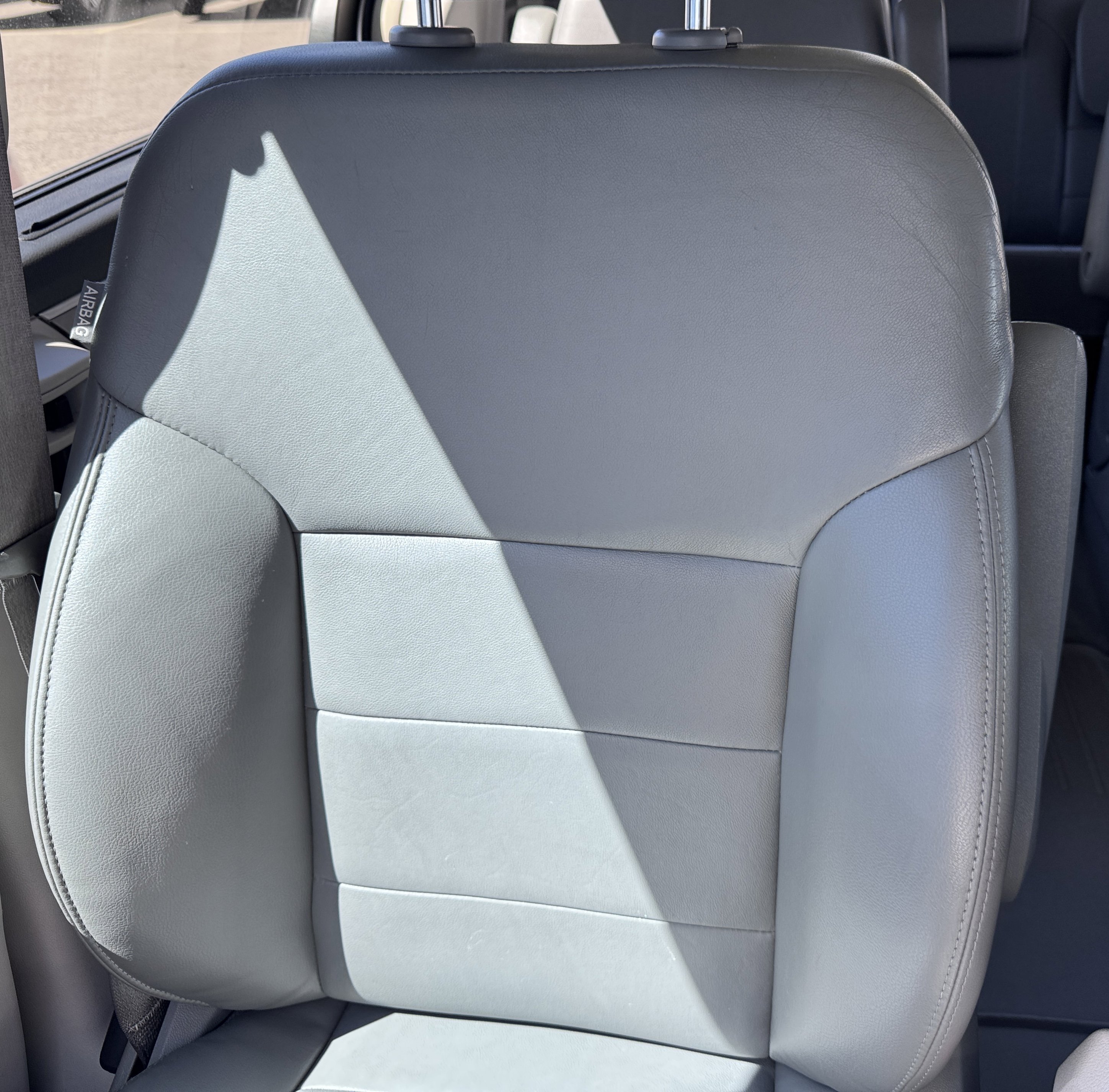 Used 2011 Volkswagen Routan SEL FWD image 46