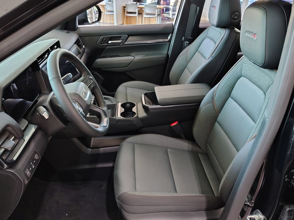 New 2027 GMC Terrain AT4 w/ Technology Package II AWD/4WD image 21