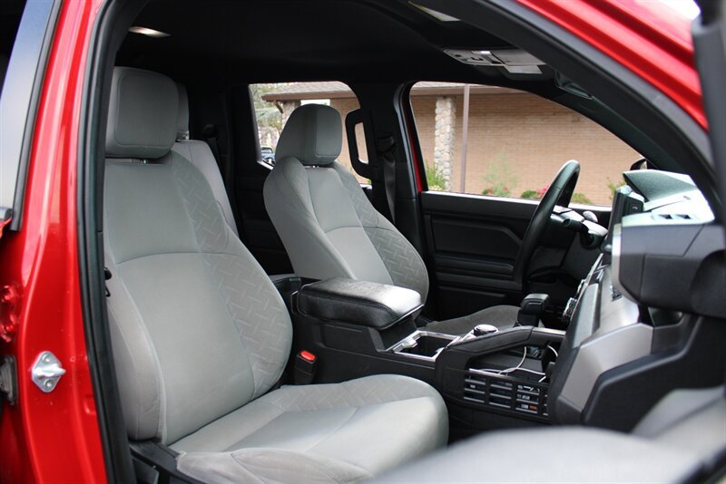 Used 2024 Toyota Tacoma SR5 AWD/4WD image 29