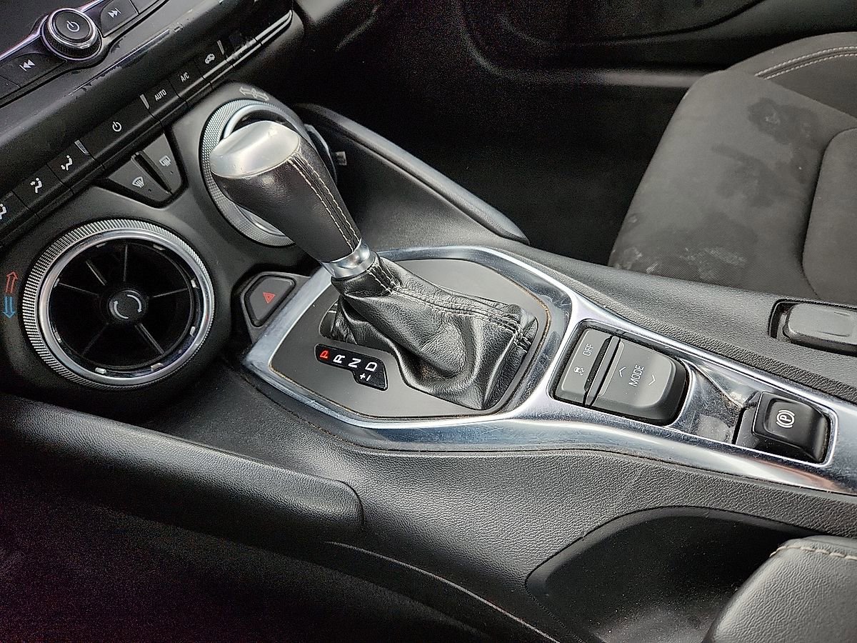 Used 2021 Chevrolet Camaro LT image 12