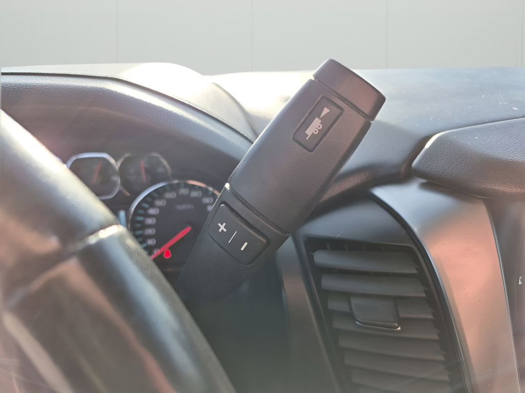 Used 2019 Chevrolet Suburban LT RWD image 39