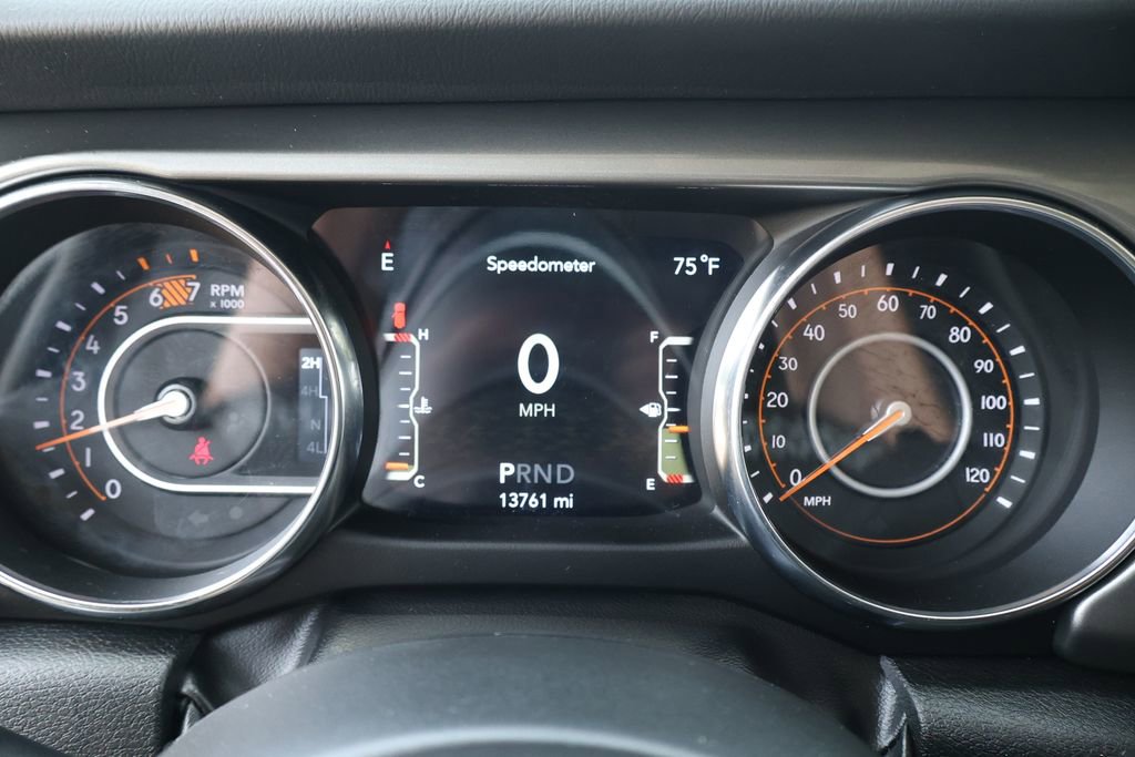 Used 2023 Jeep Wrangler Unlimited Sahara w/ Cold Weather Group AWD/4WD image 12