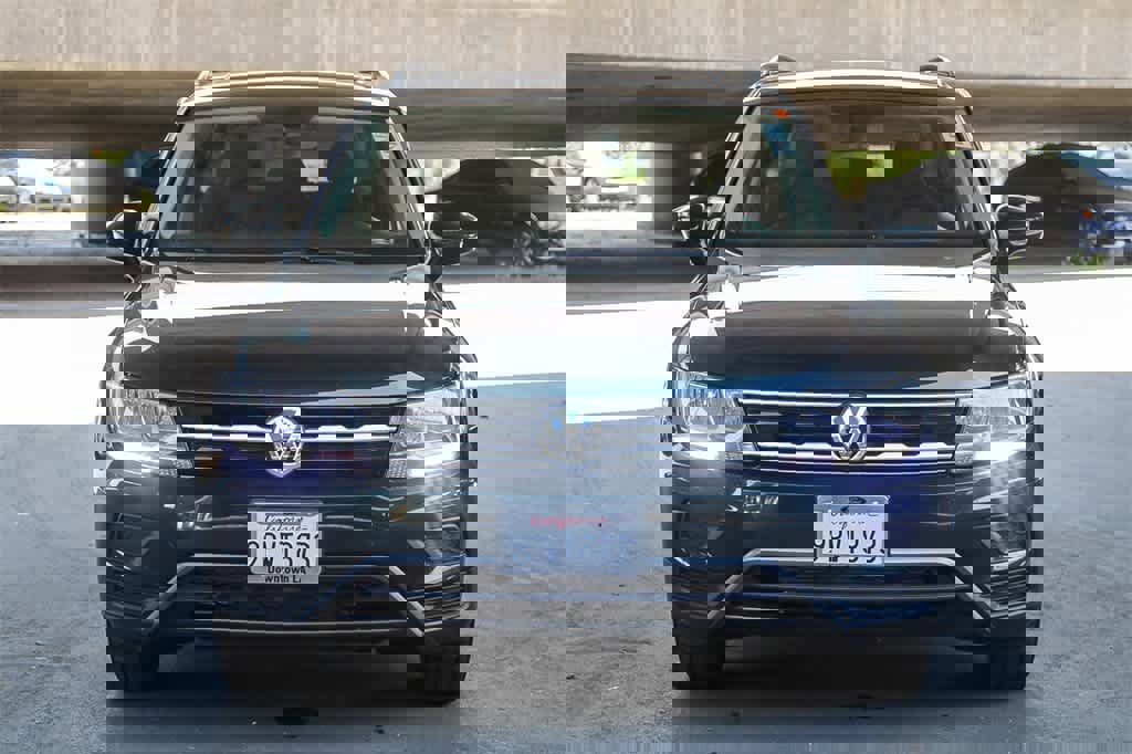 Used 2019 Volkswagen Tiguan SE w/ Panoramic Sunroof Package image 2