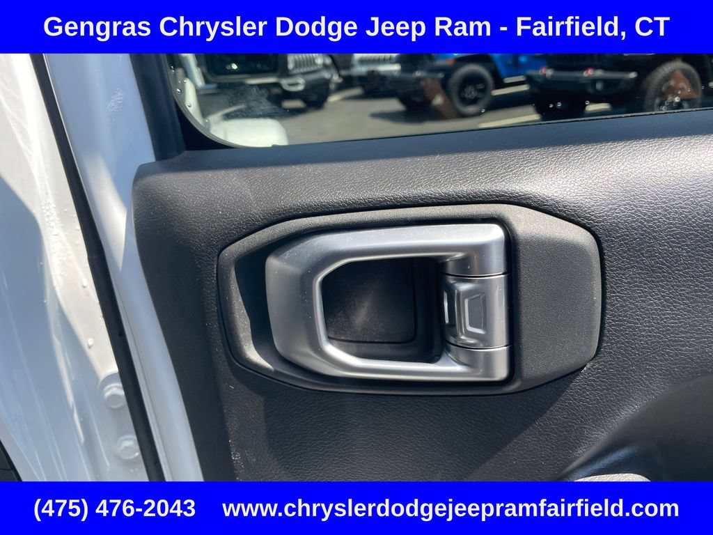 Certified 2024 Jeep Wrangler Unlimited w/ Convenience Group AWD/4WD image 26