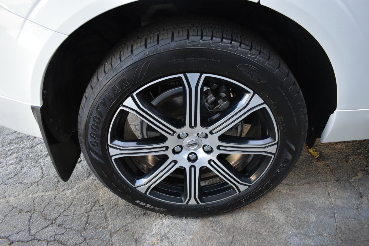 Used 2019 Volvo XC60 T8 Inscription w/ Advanced Package image 34