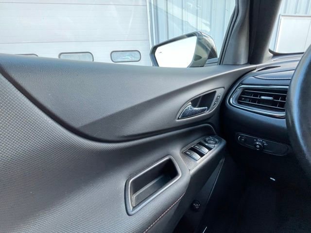 Used 2022 Chevrolet Equinox RS w/ RS Leather Package image 17