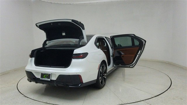 Used 2023 BMW 740i w/ Executive Package image 74