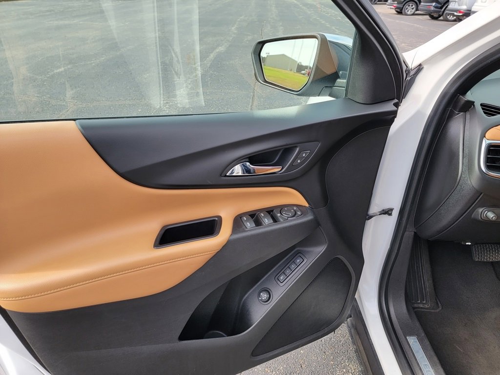 Used 2018 Chevrolet Equinox Premier image 24