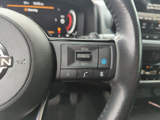 Certified 2022 Nissan Rogue Platinum w/ Head-Up Display Package FWD image 43