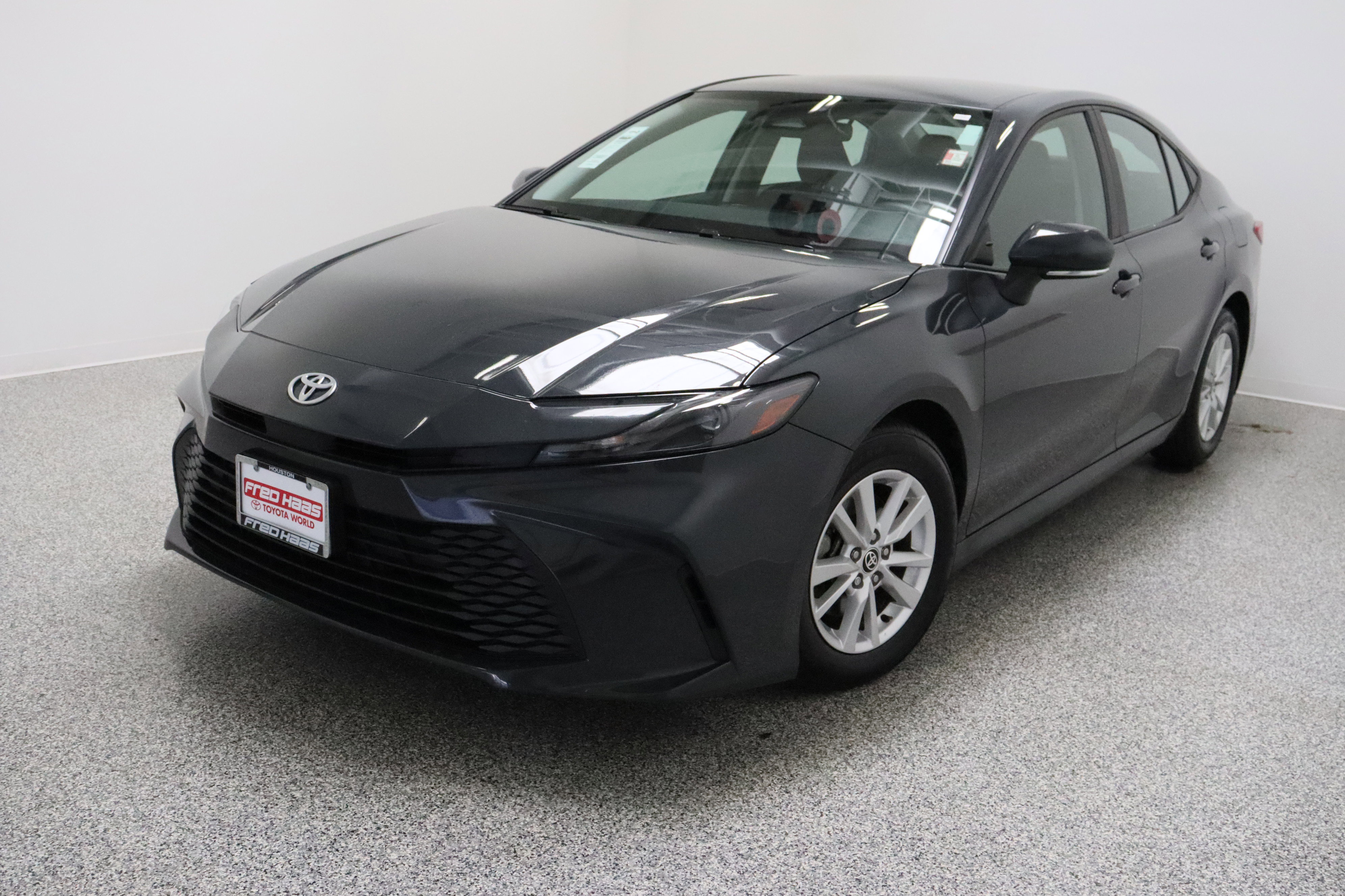 Used 2025 Toyota Camry LE FWD image 2