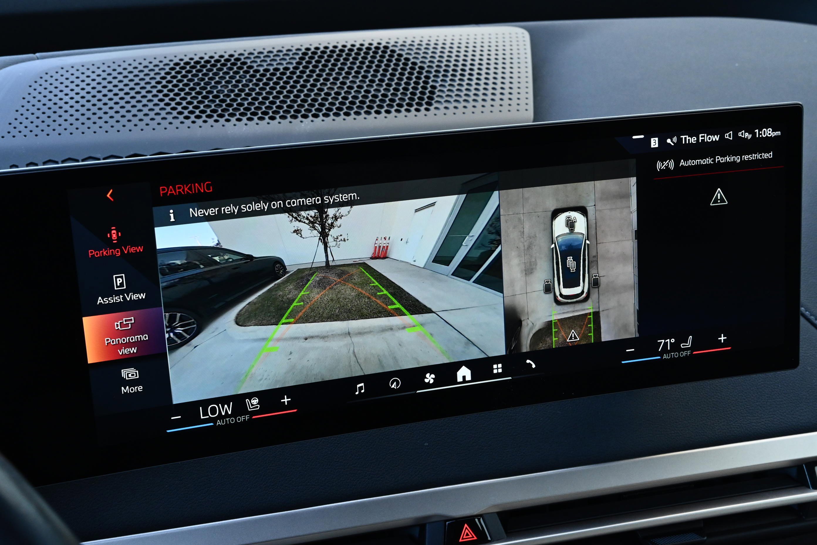 Certified 2024 BMW iX xDrive50 w/ Premium Package image 16