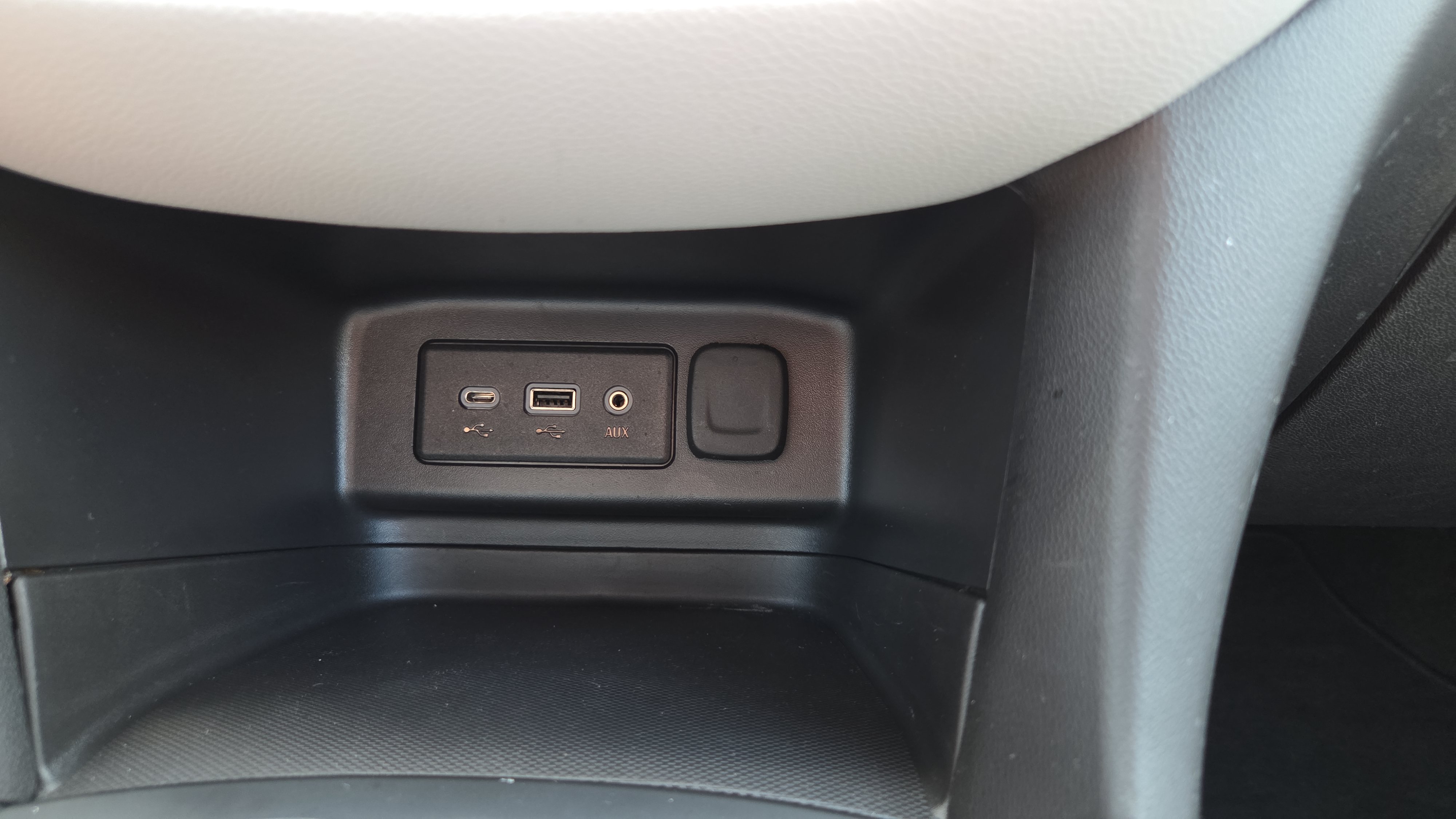Used 2023 Chevrolet Equinox LS w/ Sport Edition FWD image 23