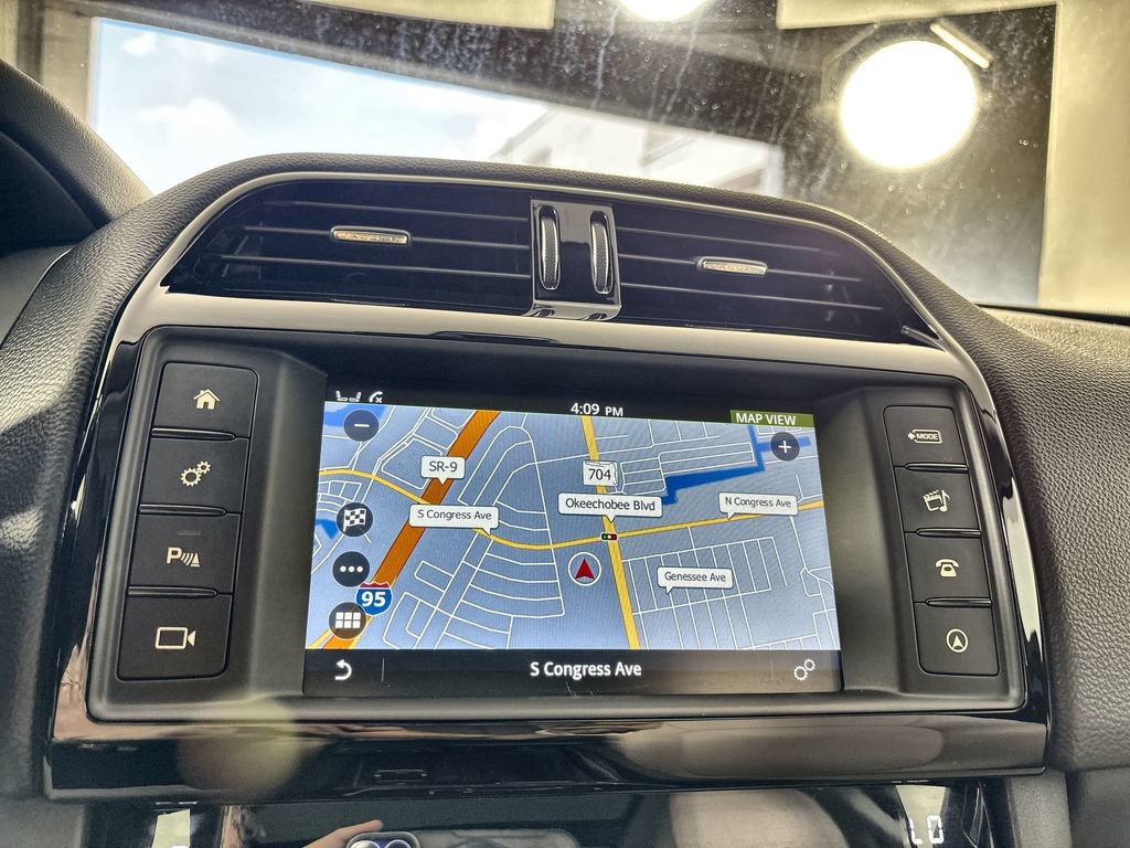 Used 2018 Jaguar F-PACE Premium AWD/4WD image 20