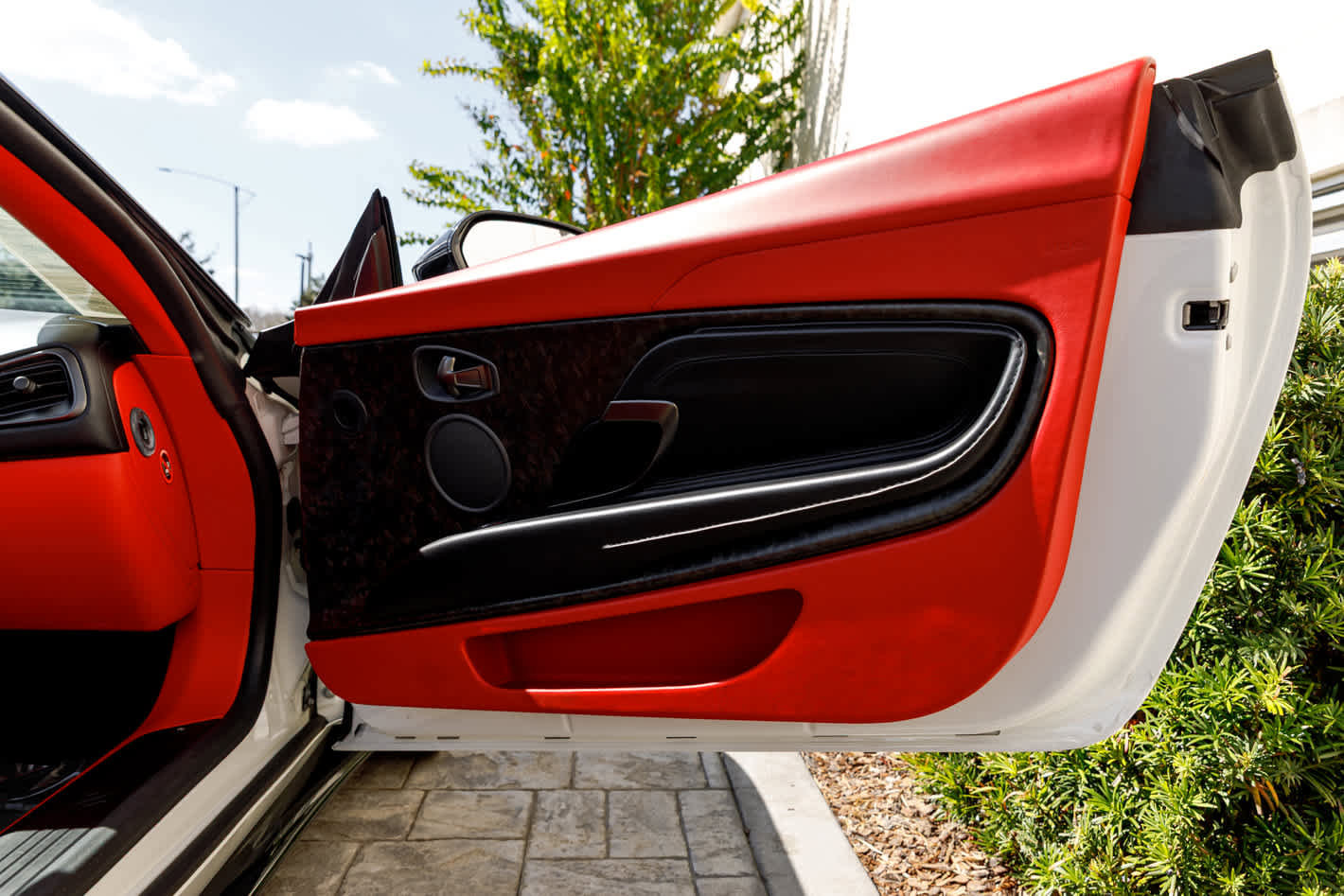 Used 2019 Aston Martin DB11 Volante image 60