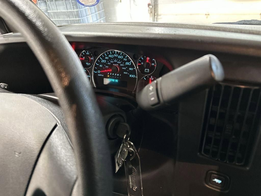 Used 2024 Chevrolet Express 2500 w/ Driver Convenience Package image 21