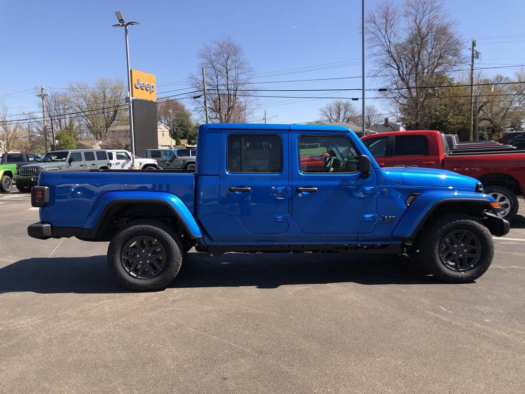 New 2026 Jeep Gladiator Sport AWD/4WD image 14